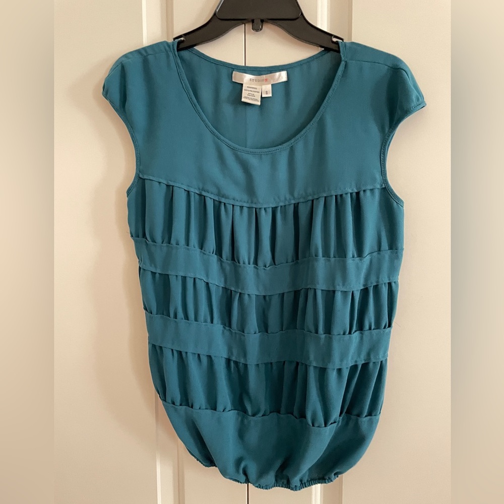 Studio M Sleeveless Blouse Size S